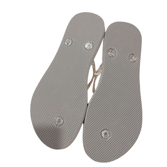 Old Navy size 7 NWOT Grey Gray Flip Flops Sparkle Summertime Cute Wedding - Picture 2 of 6